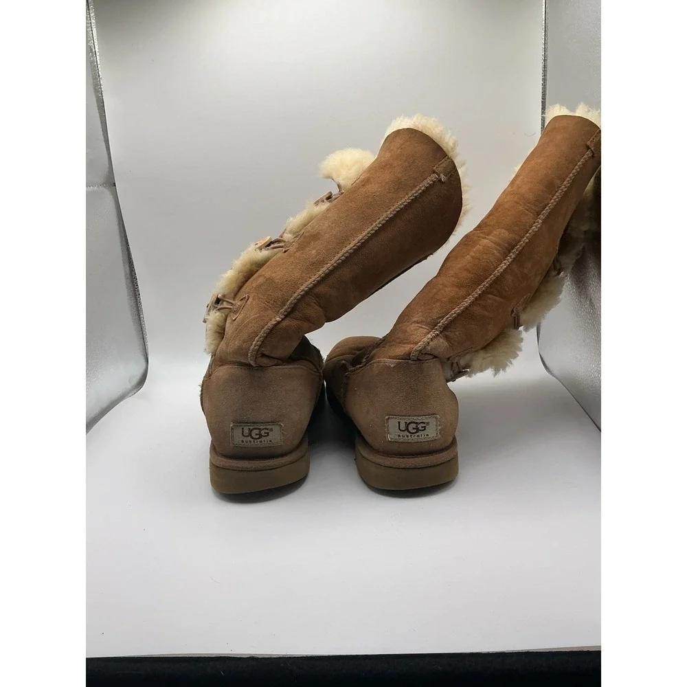 UGG #1873 Bailey Button Triplet Tall Sheepskin Boot Women's Size US 9 Chestnut